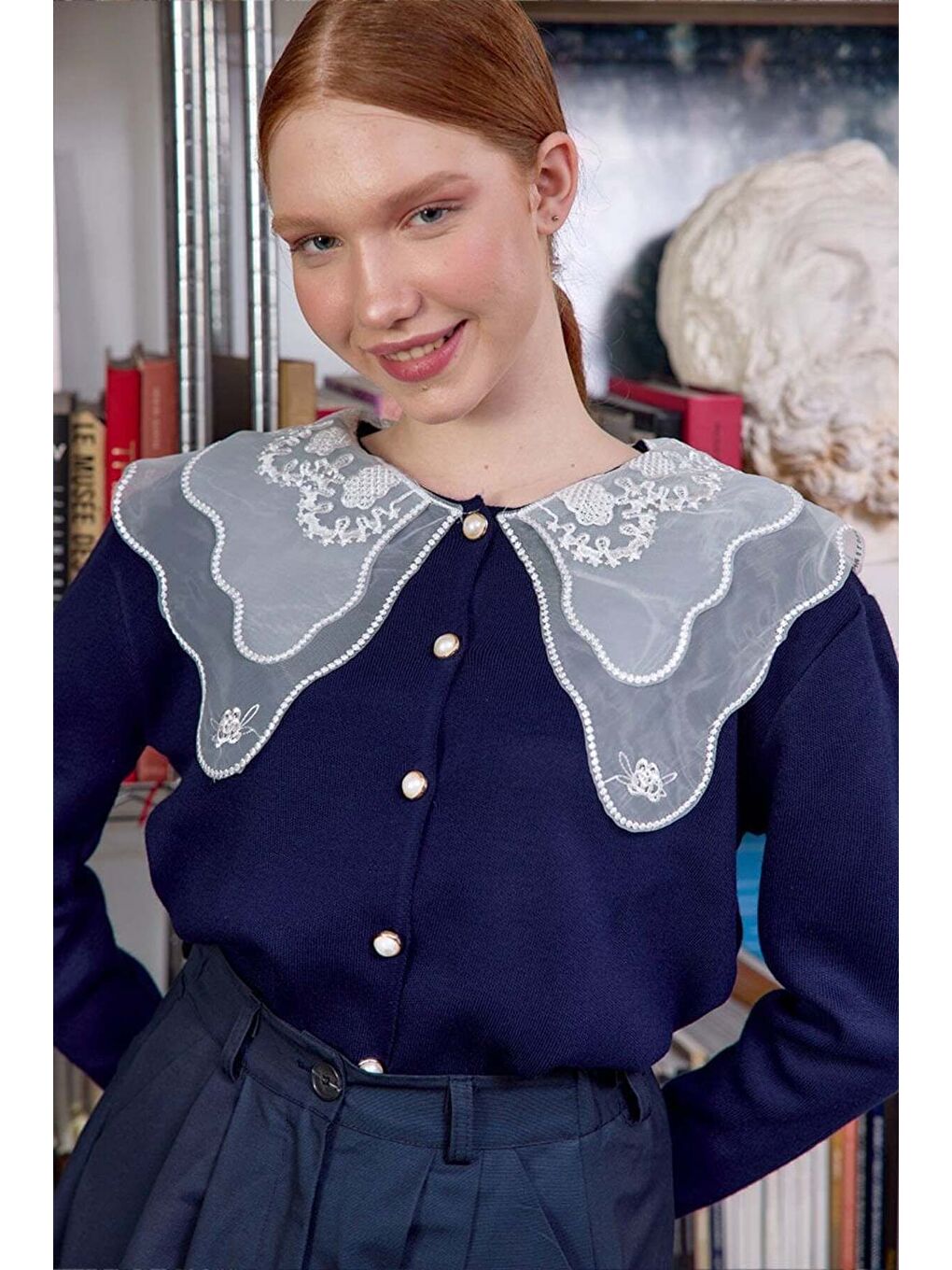 Dantel Yakalı Lacivert Triko Hırka