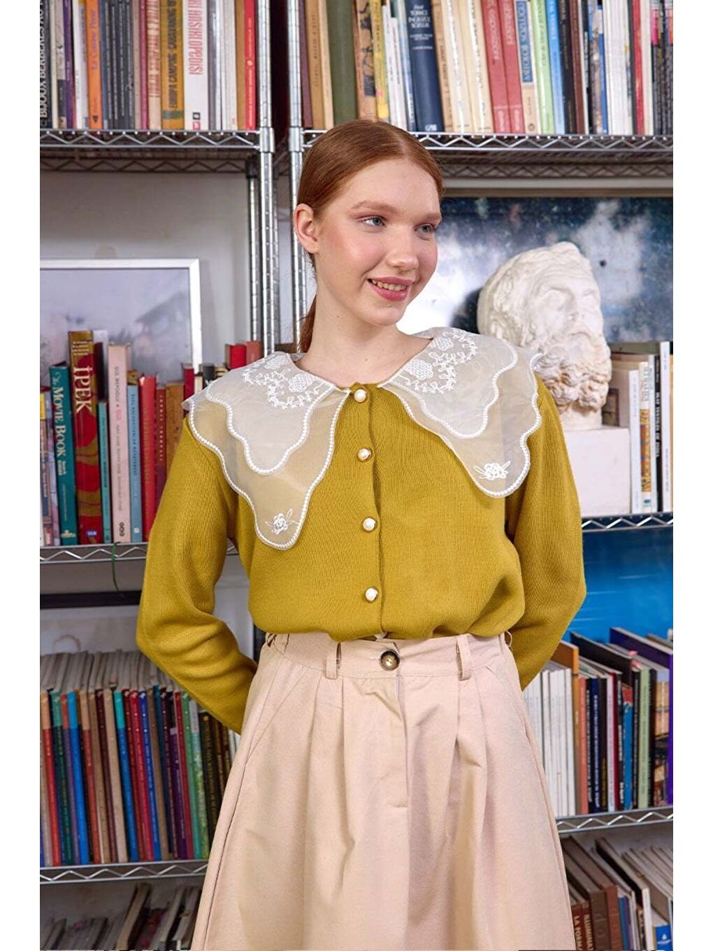 Dantel Yakalı Yağ Yeşili Triko Hırka