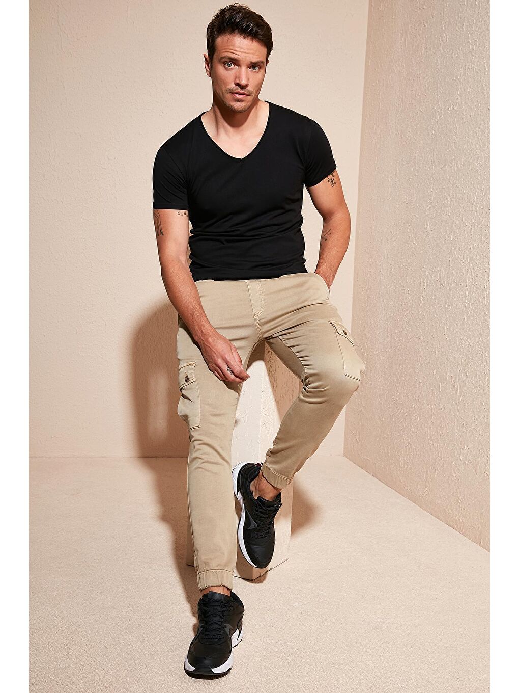 Siyah V Yaka %100 Pamuk Tişört 54154-3