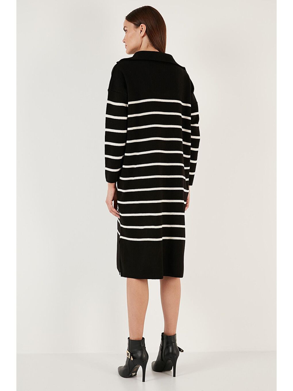 Siyah Çizgili Yarım Fermuarlı Yırtmaçlı Triko Elbise 4615183-4