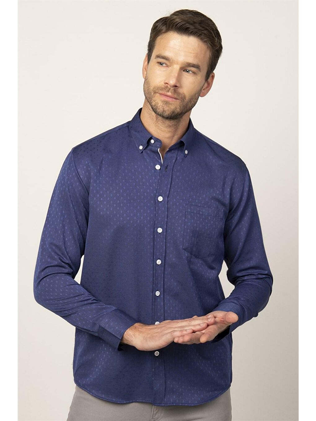 Mavi Erkek Regular Fit Klasik Kesim Düğmeli Yaka Pamuklu Kolay Ütü Armürlü Gömlek-1