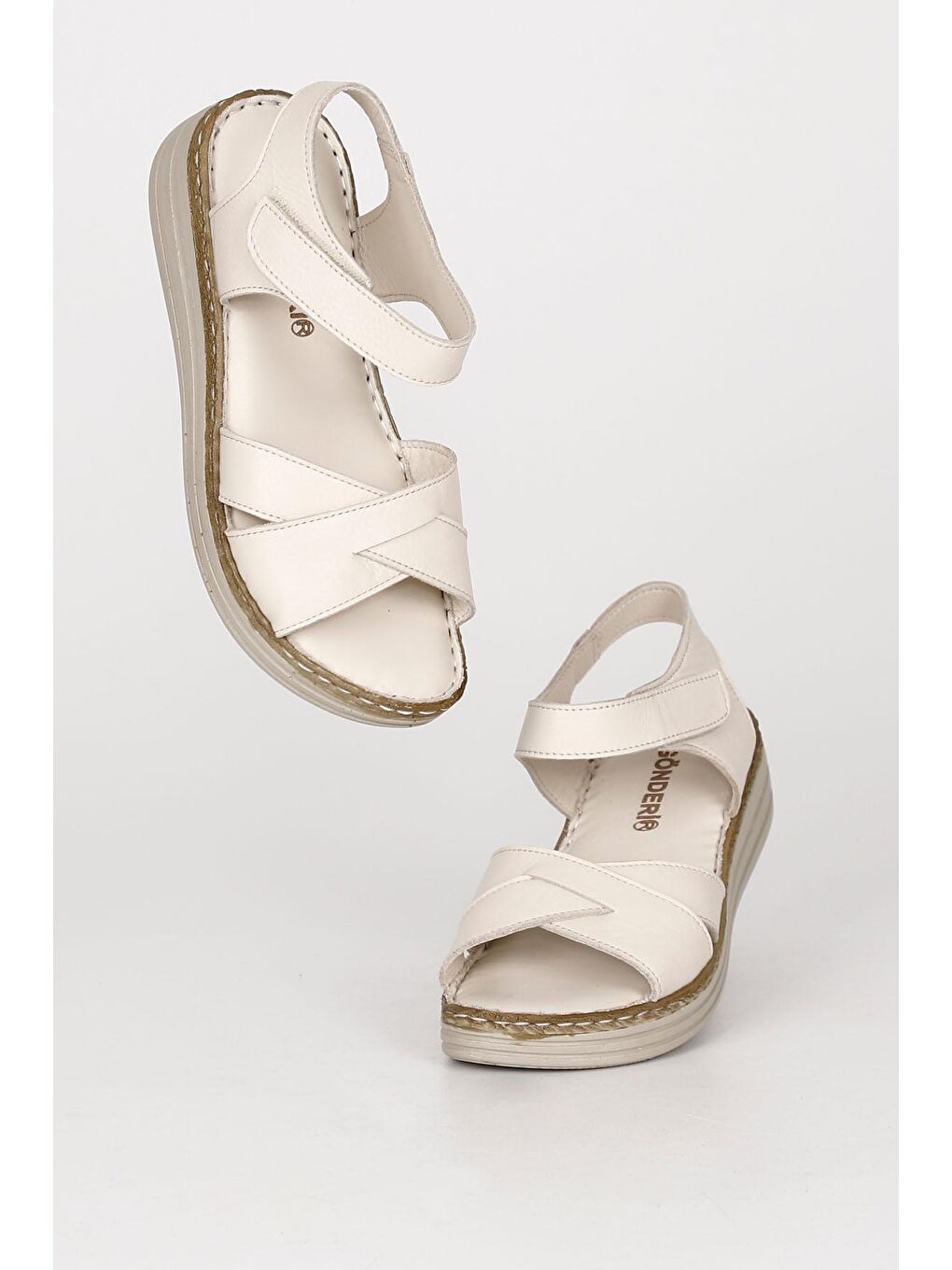 Bej Hakiki Deri Dolgu Taban Kadın Sandalet 42235-1