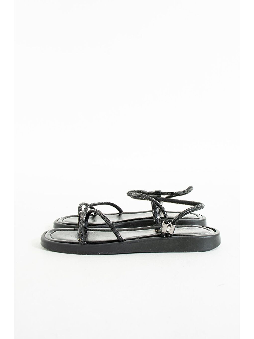 Siyah Bantlı Taşlı Rahat Taban Kadın Sandalet 020-7502-23-3