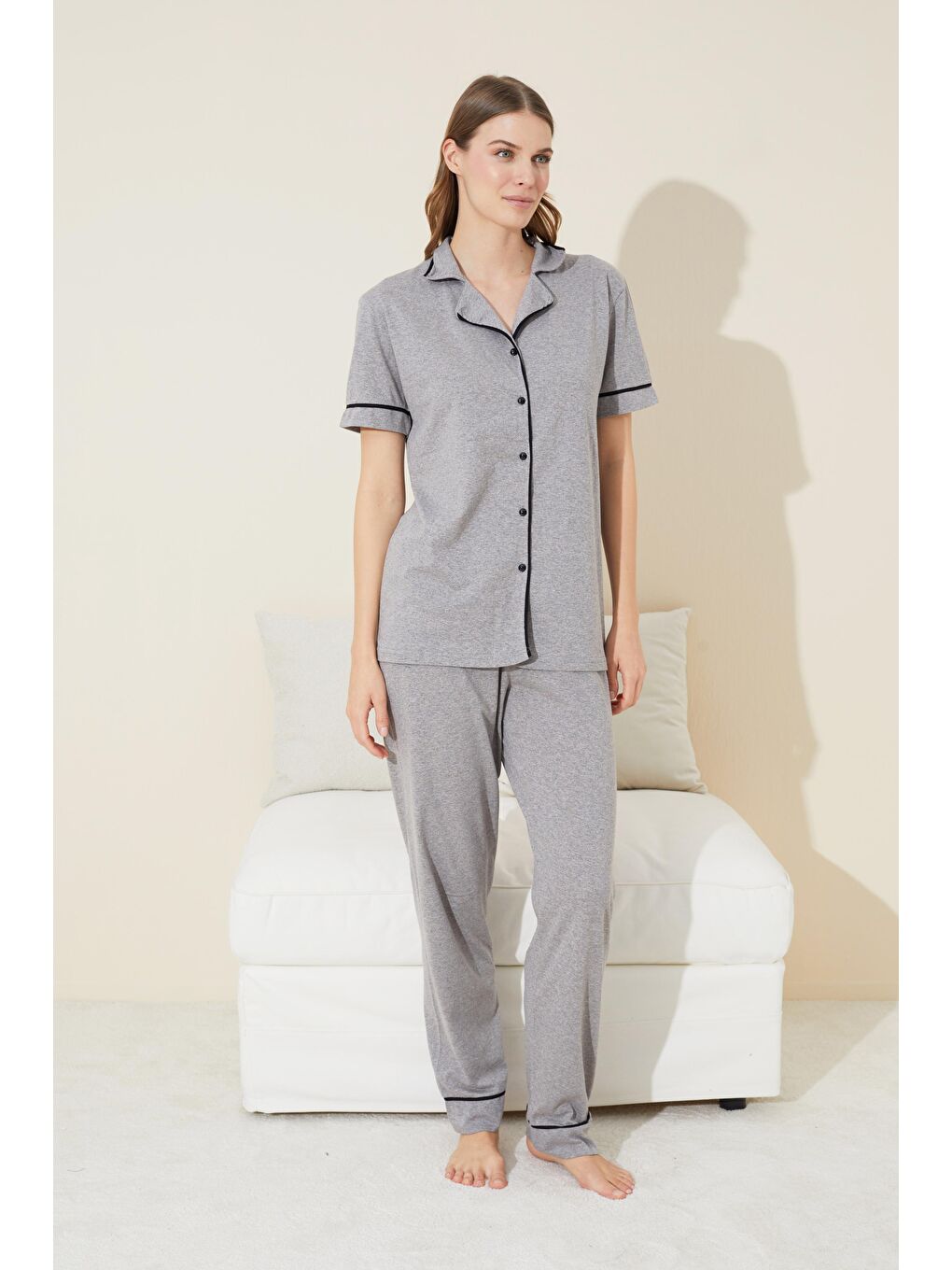 Gri Siyah Kısa Kollu Pamuklu Düğmeli Biyeli Pijama Takım-1