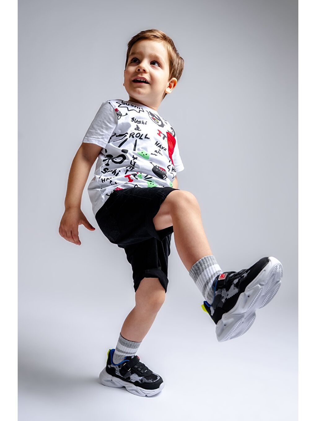 Erkek Çocuk Siyah Işıklı Spor Ayakkabı-1