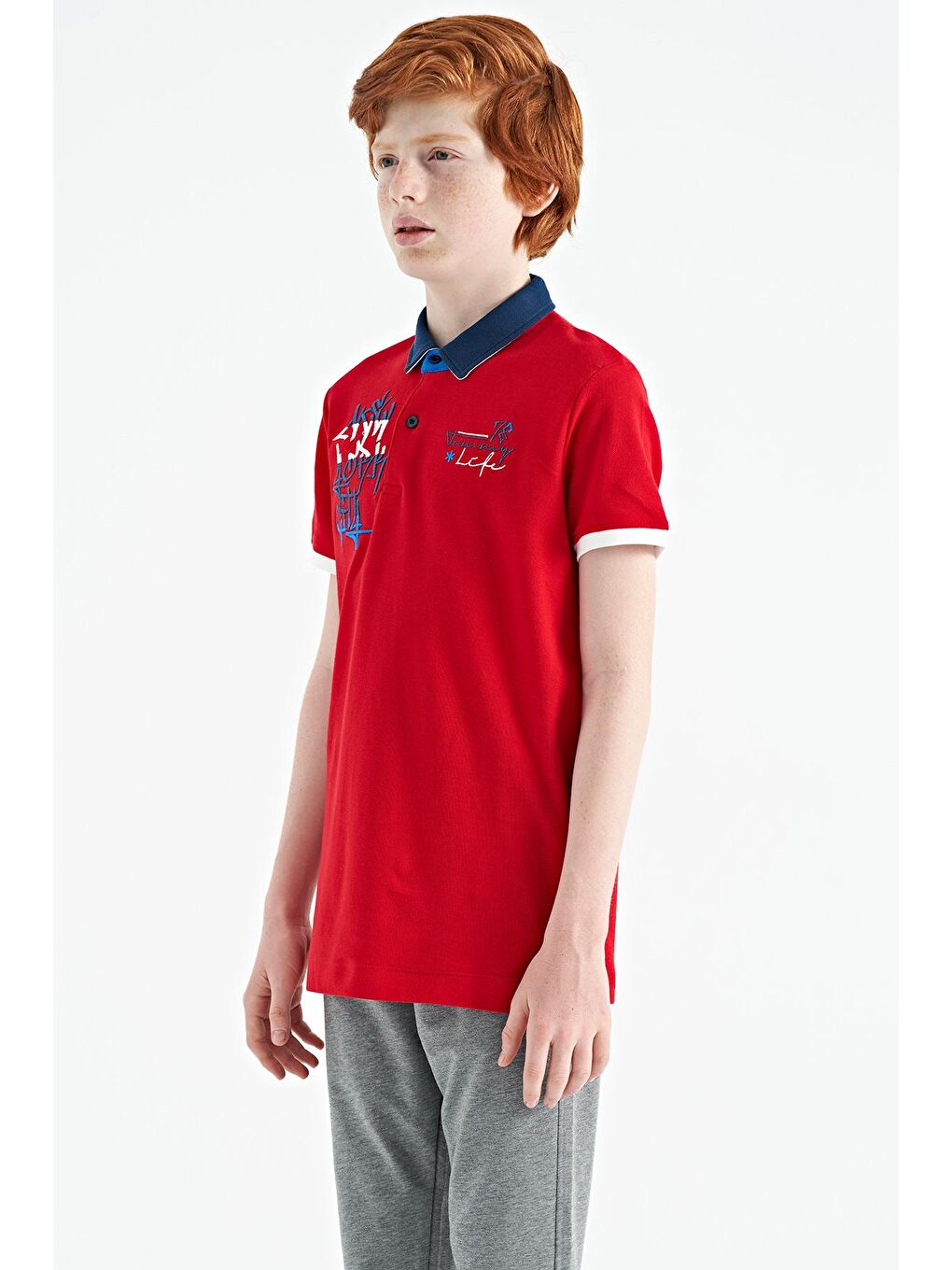 Kırmızı Yazı Nakış Detaylı Standart Kalıp Polo Yaka Erkek Çocuk Tişört - 11085-1