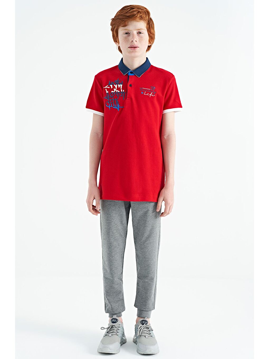 Kırmızı Yazı Nakış Detaylı Standart Kalıp Polo Yaka Erkek Çocuk Tişört - 11085-3