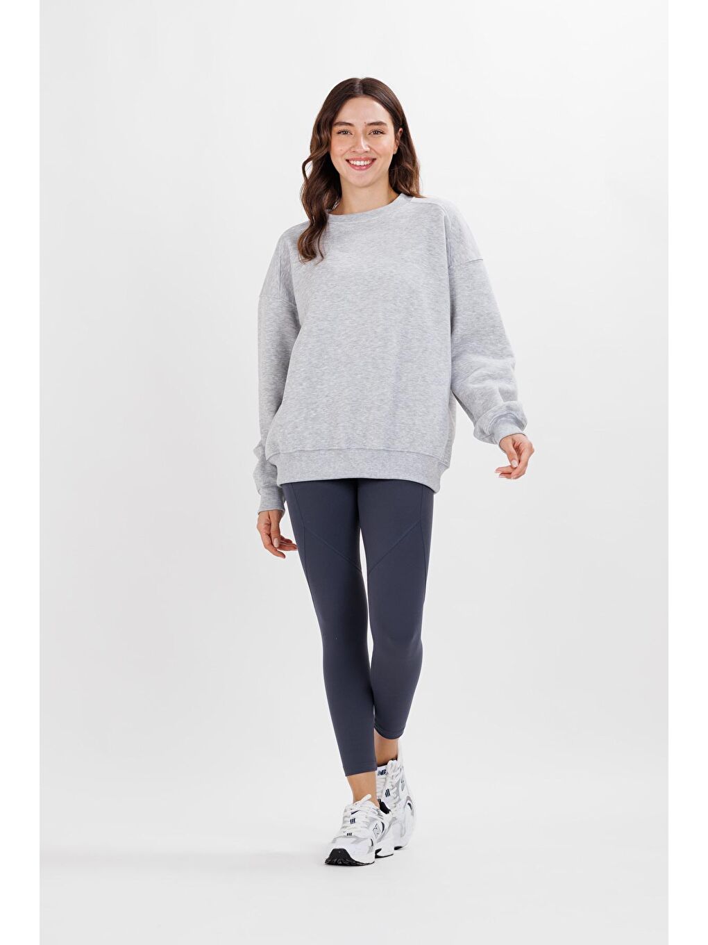 Kadın Gri Melanj Düşük Kol Parçalı Oversize Bisiklet Yaka Basic Sweat-2