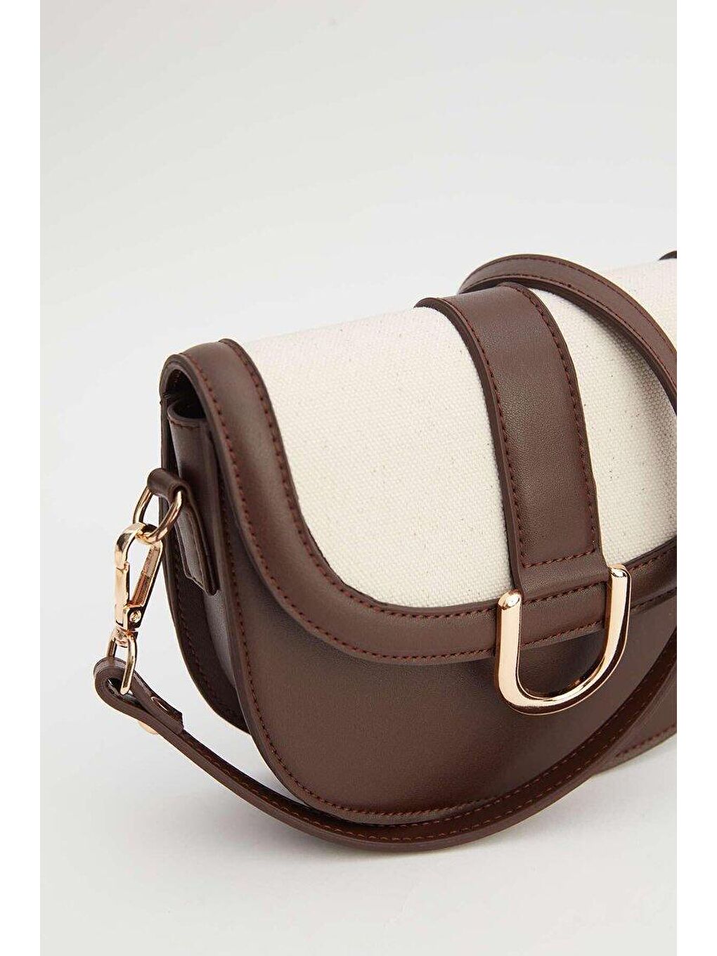 Kanvas Detaylı Tokalı Çanta Kahverengi-4