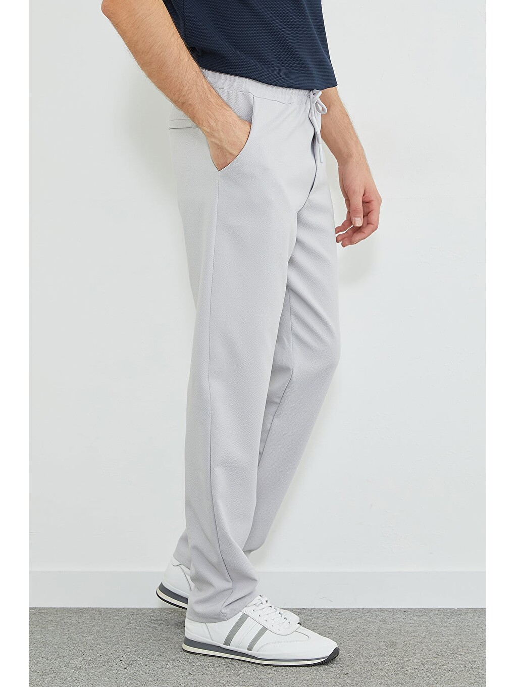 Gri Beli Lastikli Dokulu Jogger Pantolon-4