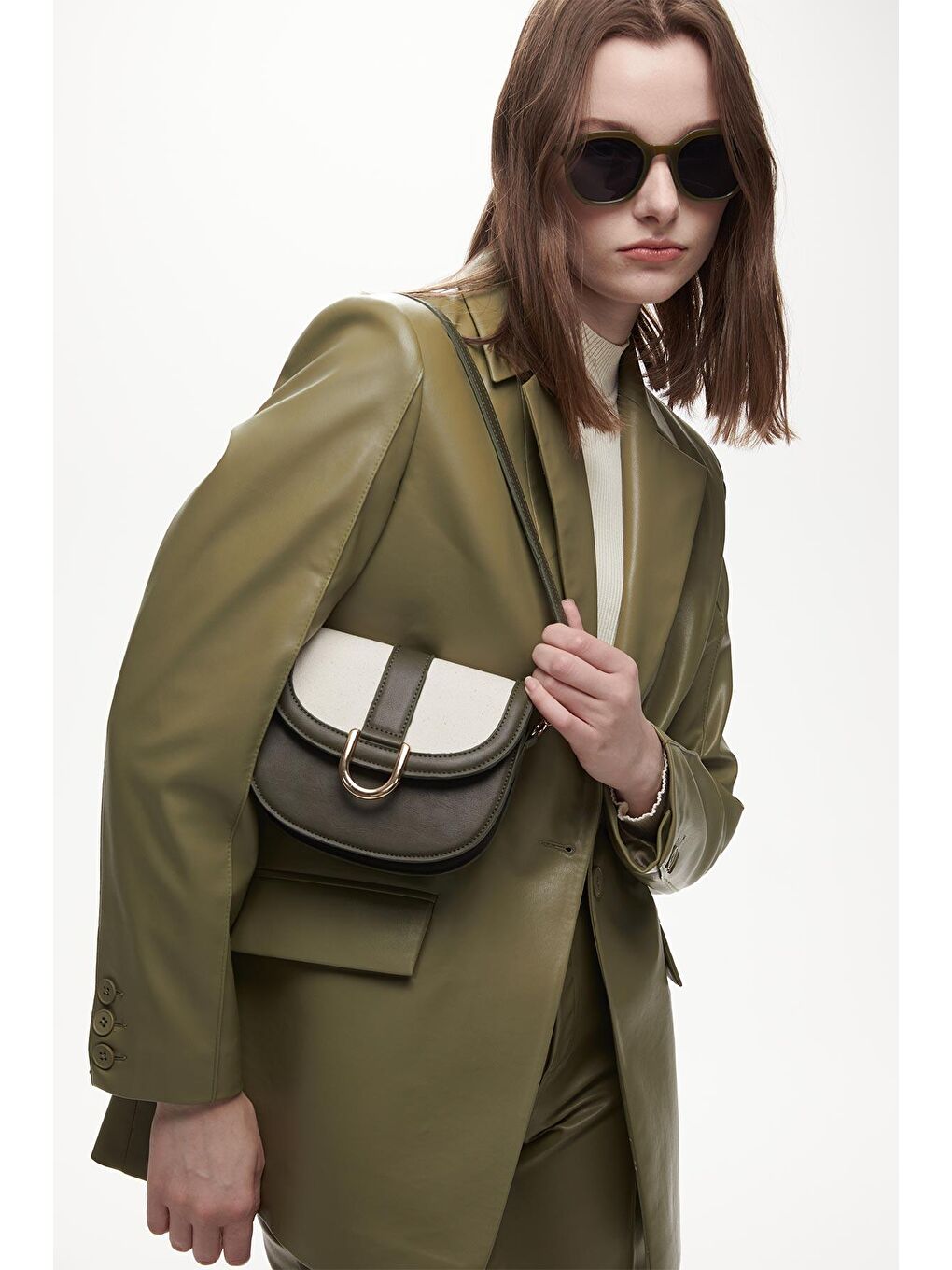 Kanvas Detaylı Tokalı Çanta Haki