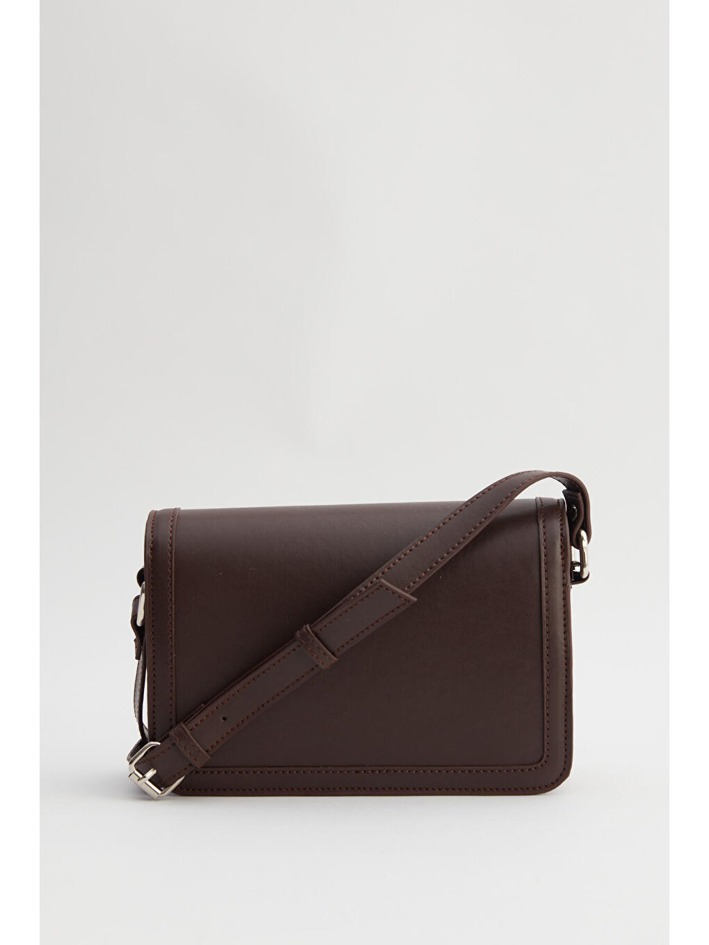 Kahverengi Kapaklı Omuz Çantası Acı Kahve-4