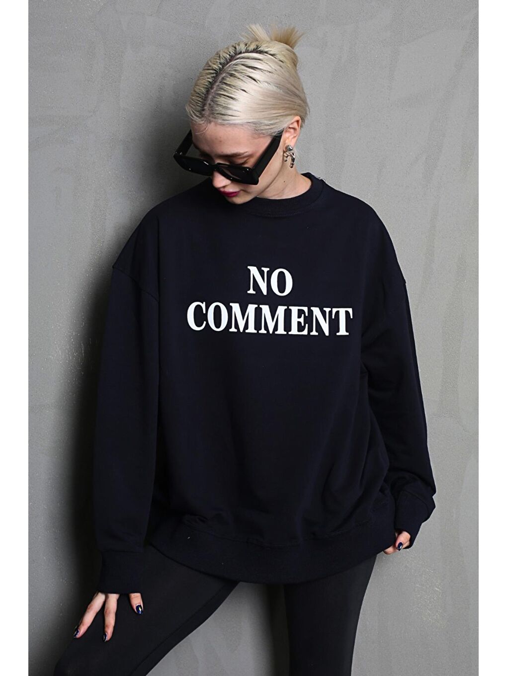 Madmext Siyah Bisiklet Yaka Baskılı Oversize Kadın Sweatshirt MG1902