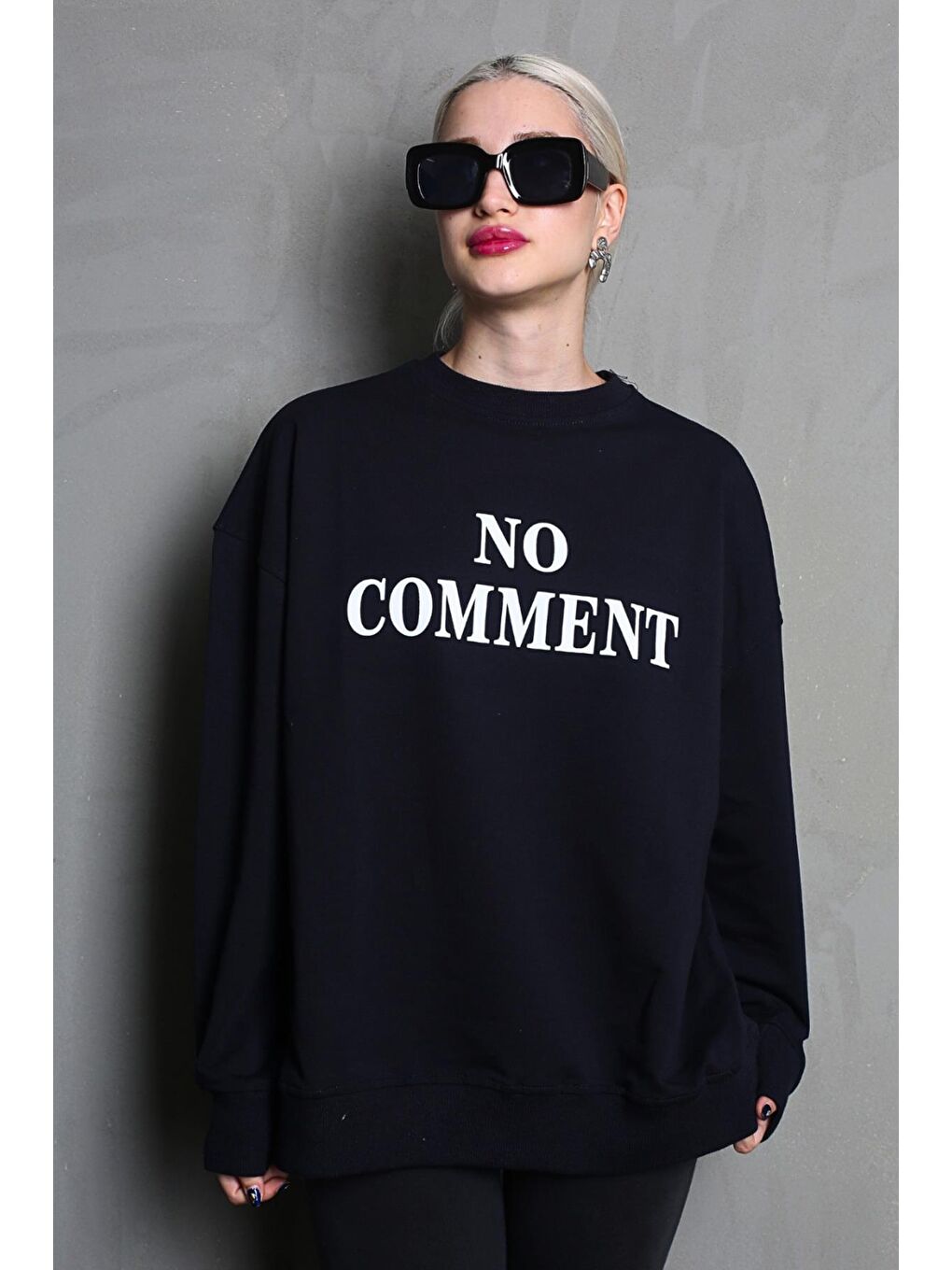 Madmext Siyah Bisiklet Yaka Baskılı Oversize Kadın Sweatshirt MG1902 - 1