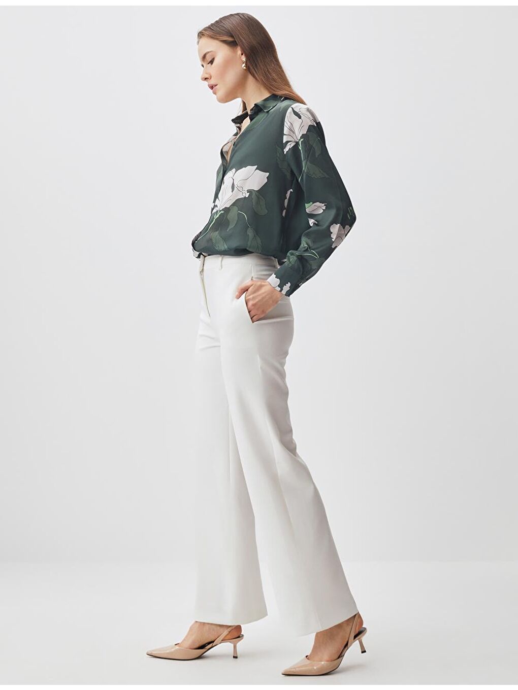 Beyaz Yüksek Bel Bol Paça Cepli Pantolon