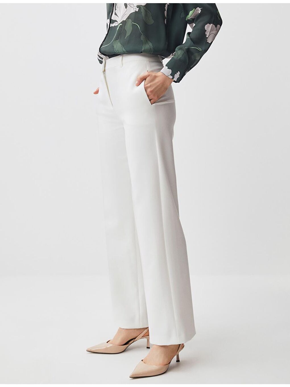 Beyaz Yüksek Bel Bol Paça Cepli Pantolon-3