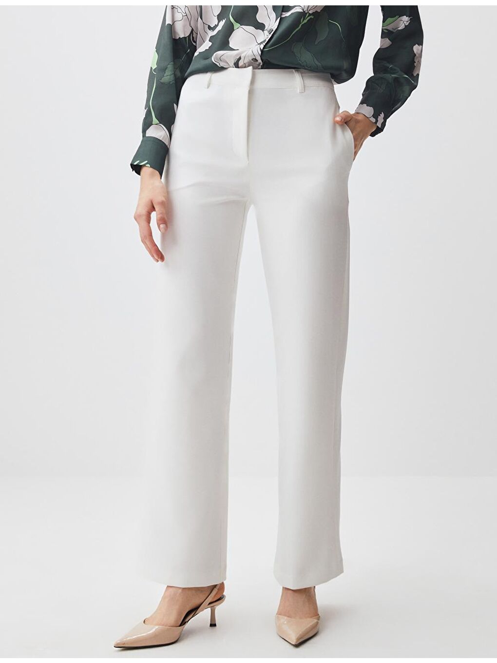 Beyaz Yüksek Bel Bol Paça Cepli Pantolon-4