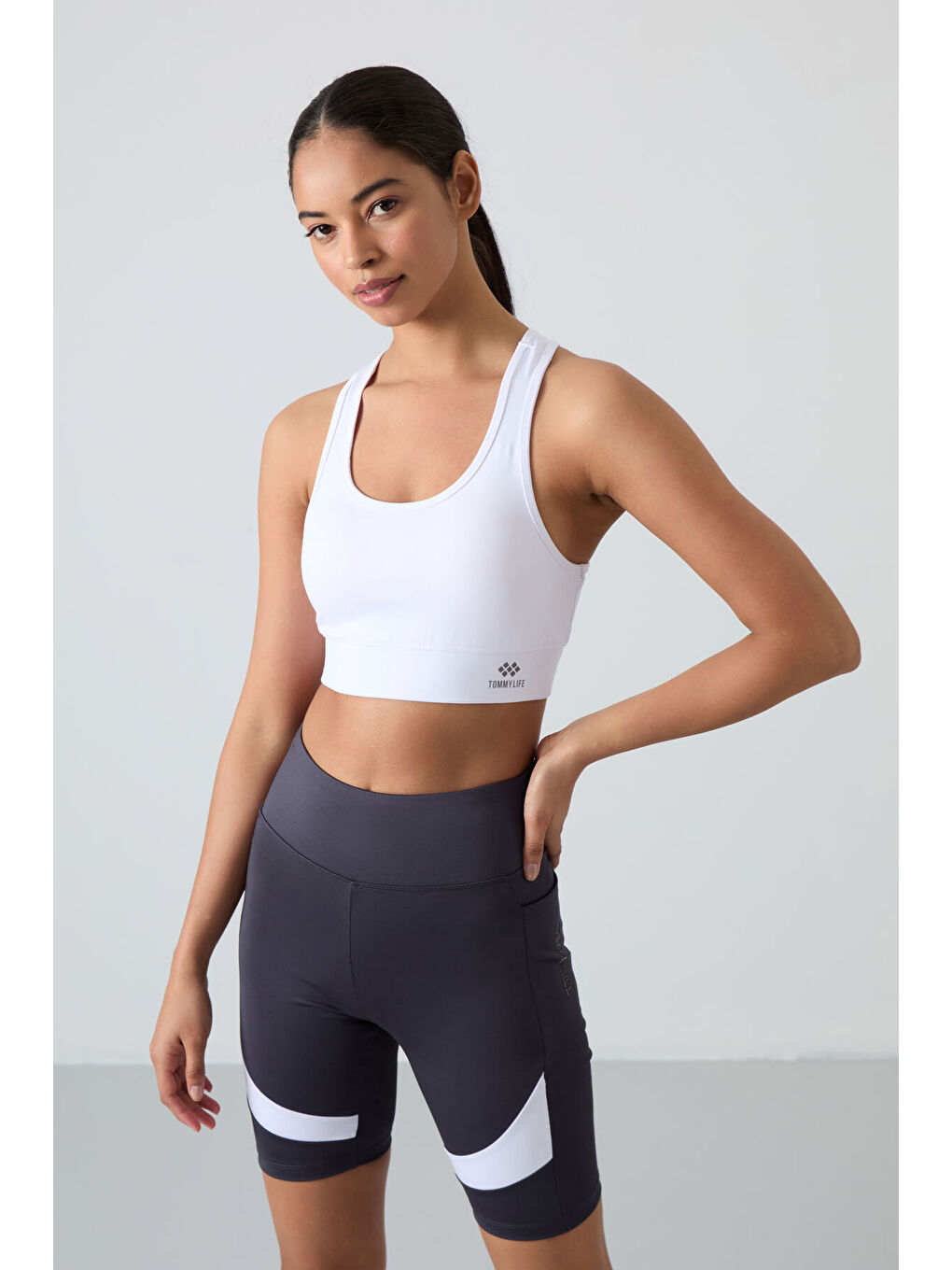 Slim Fit U Yaka 2li Paket Siyah-Beyaz Kadın Spor Büstiyer - 97120-4