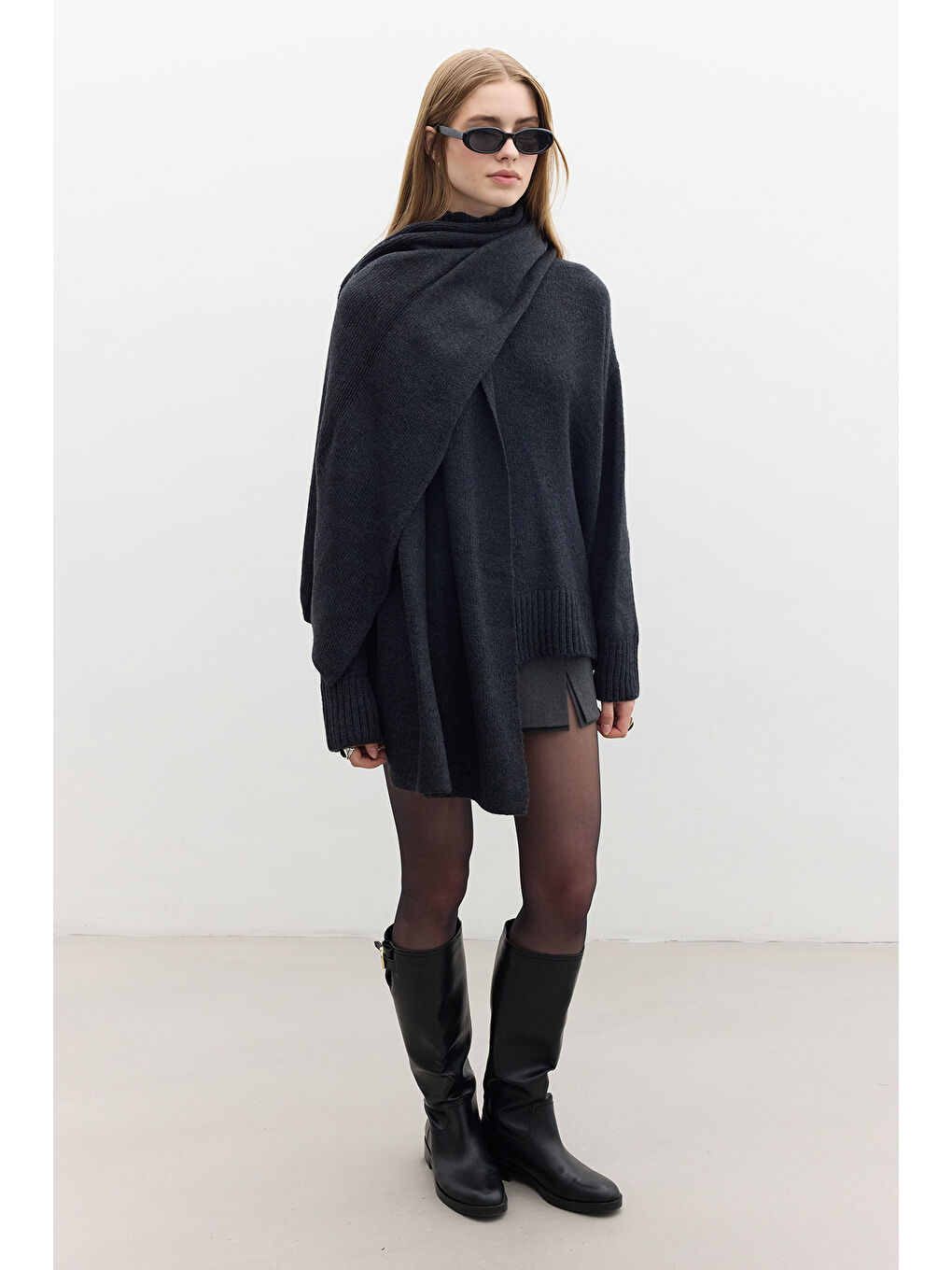 Karışık Oversize Yumuşak Kazak Kömür-3