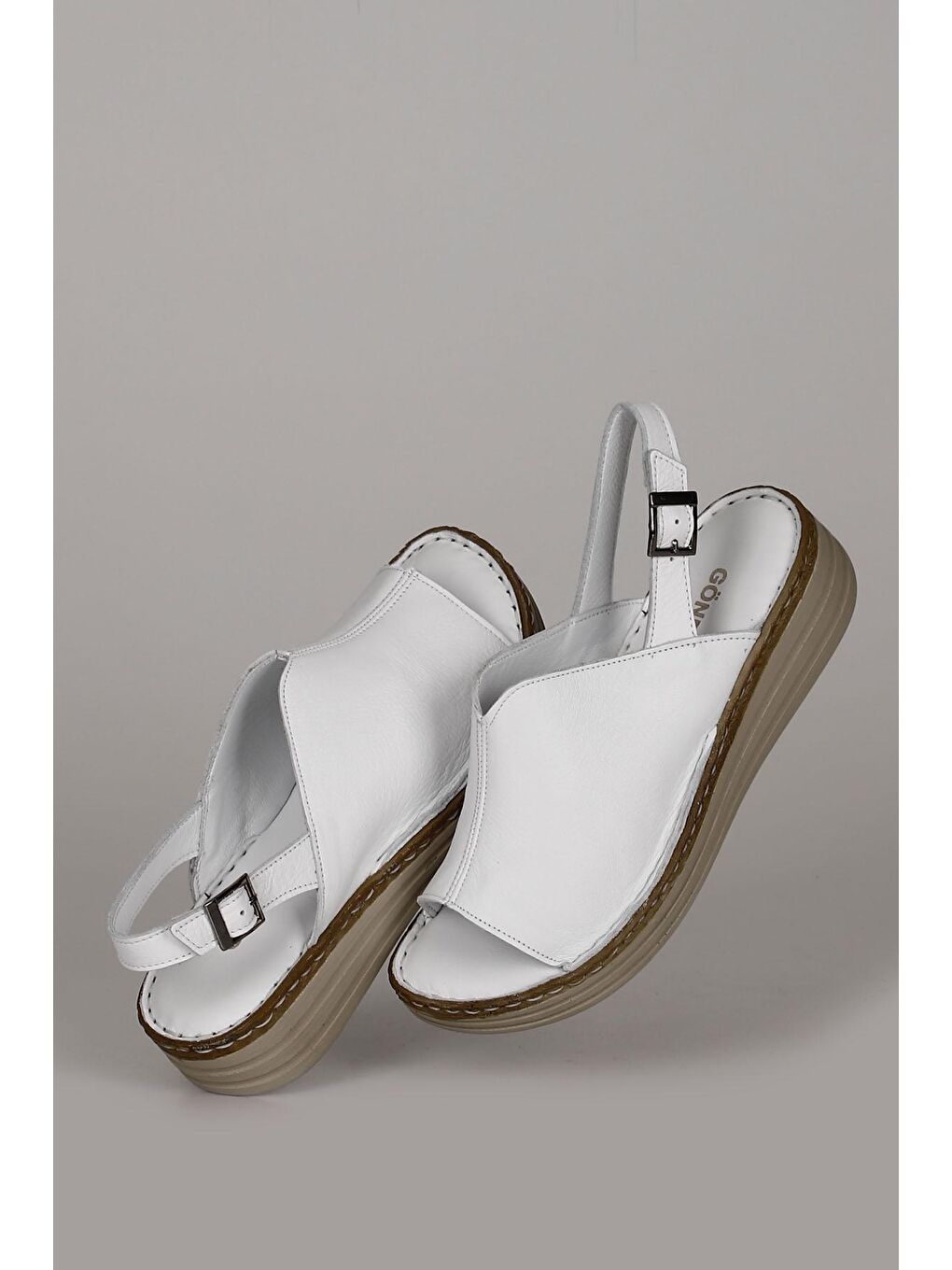 Beyaz Hakiki Deri Dolgu Taban Kadın Sandalet 42232-1