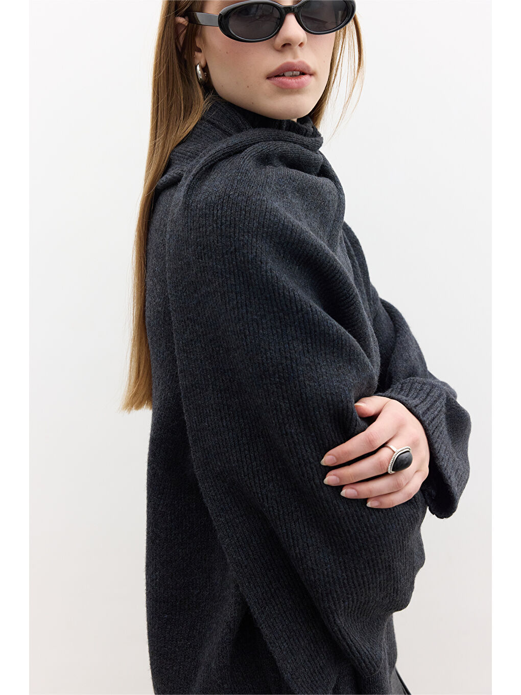 Karışık Oversize Yumuşak Kazak Kömür-5