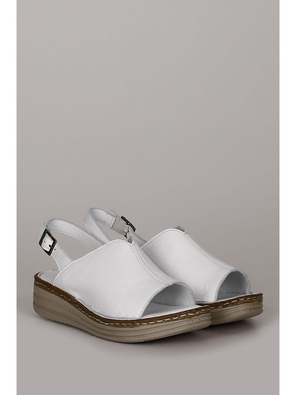 Beyaz Hakiki Deri Dolgu Taban Kadın Sandalet 42232-4