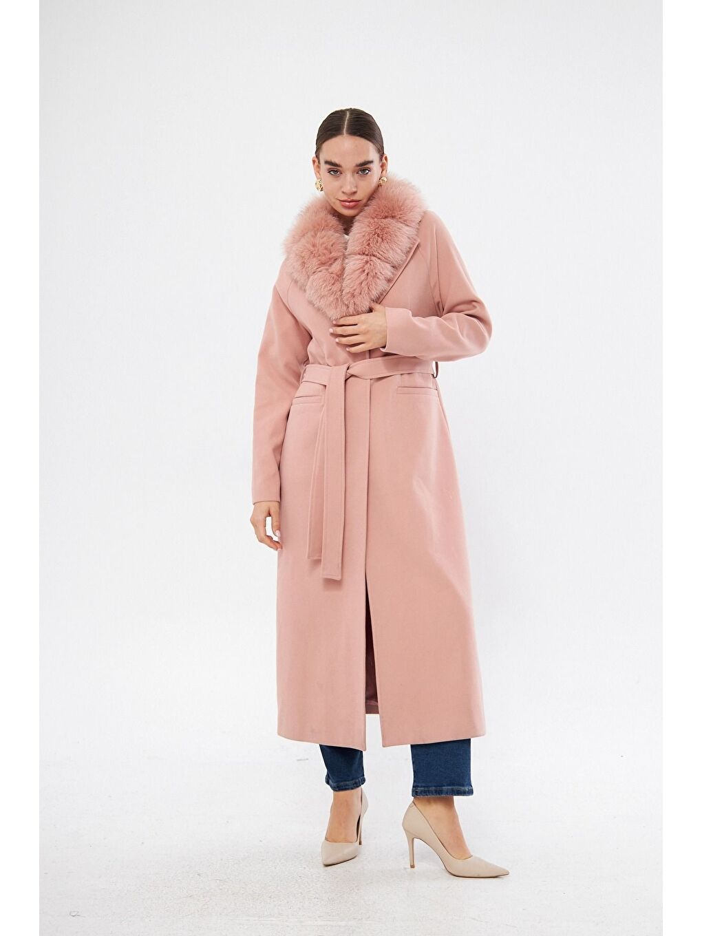 Yaka Kürk Detaylı Lux Pembe Kaban-1