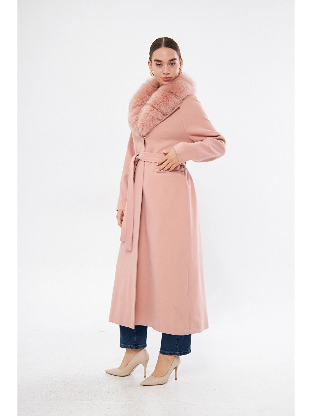 Yaka Kürk Detaylı Lux Pembe Kaban-2