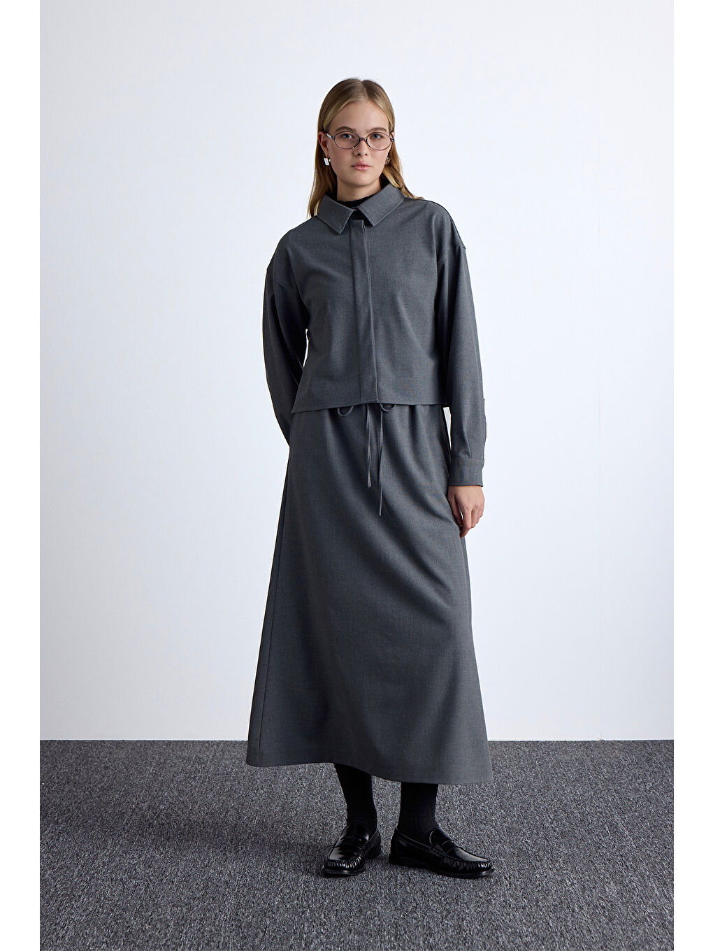 Karışık Dökümlü Crop Gömlek Gri-1