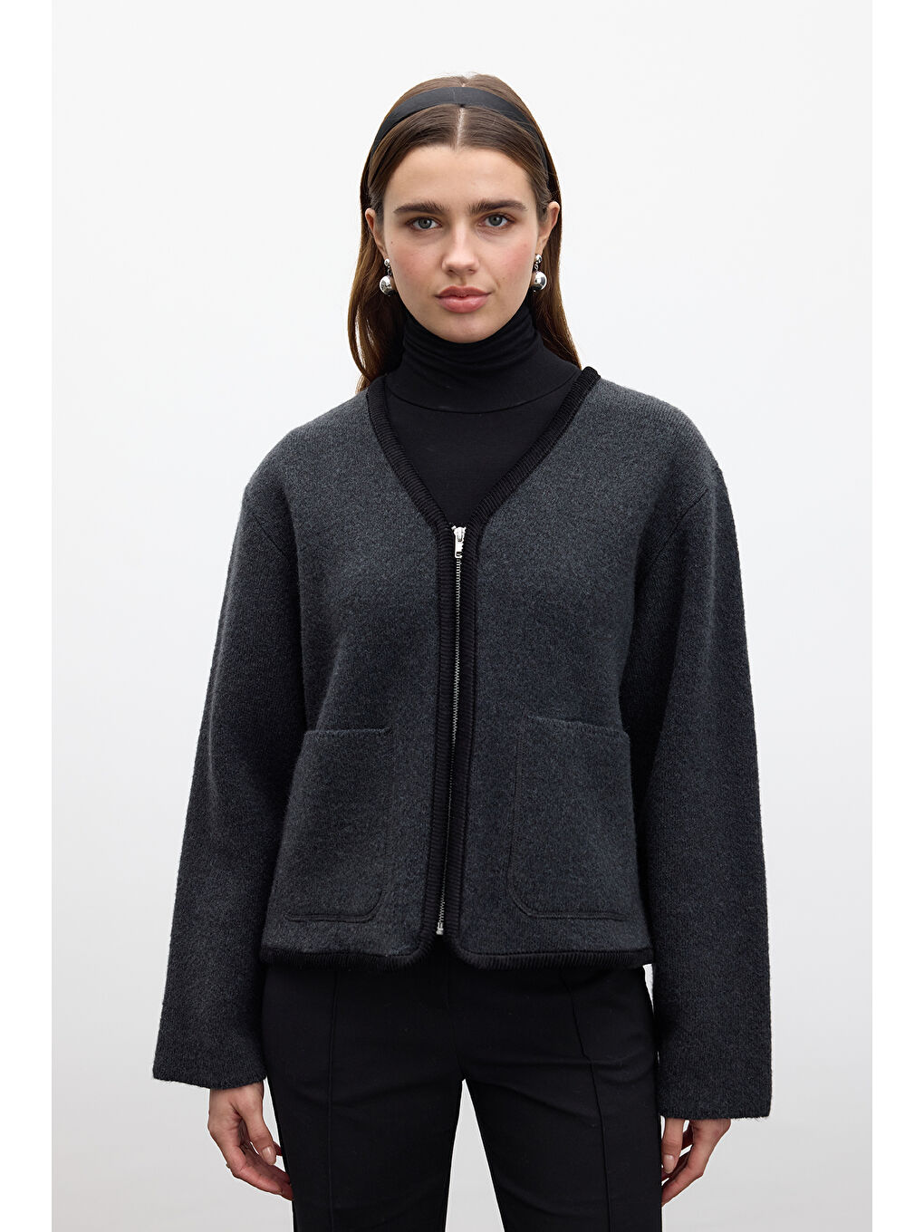 Siyah Düz Örgü Fermuarlı Triko Hırka Kömür-2