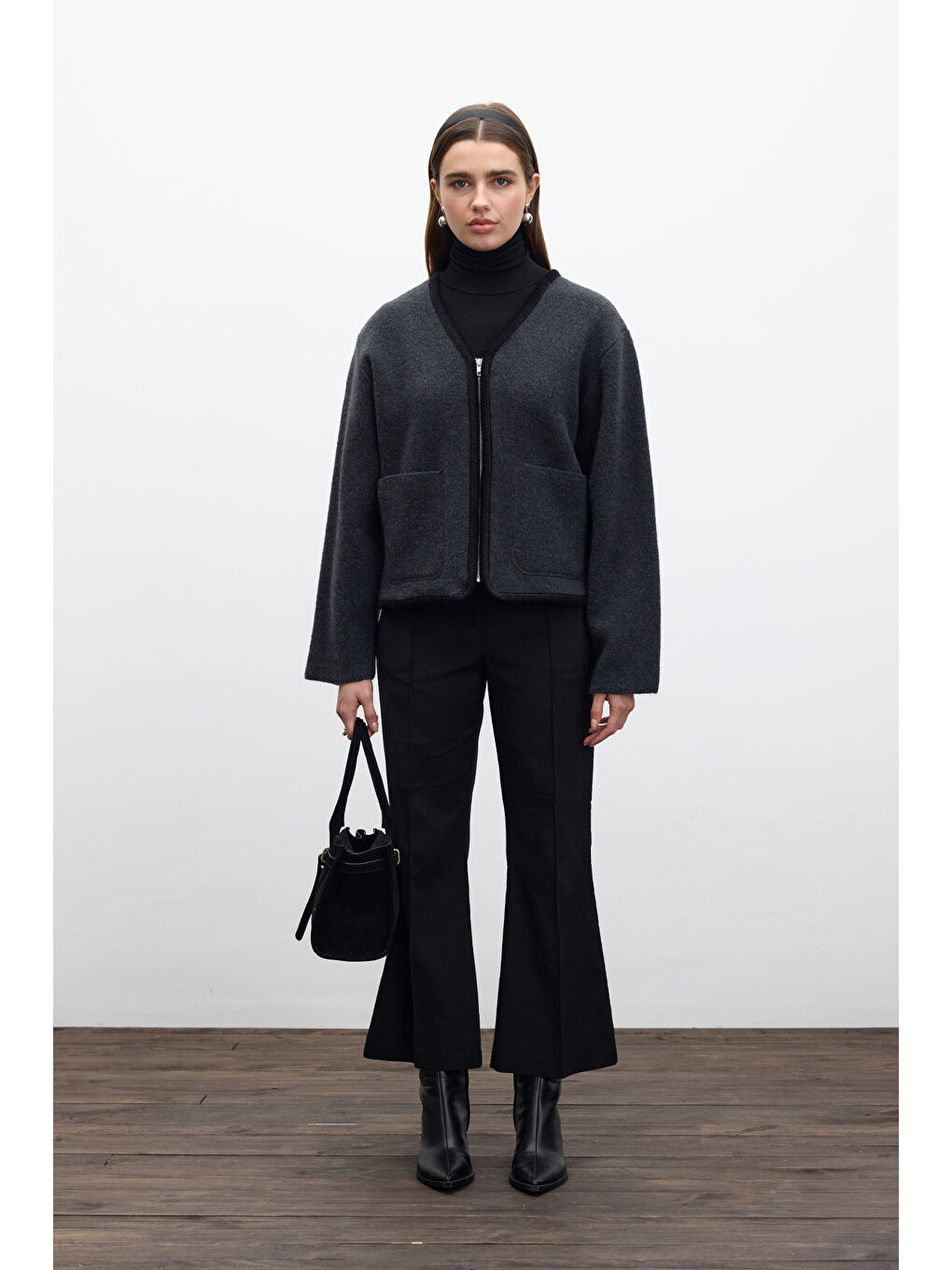 Siyah Düz Örgü Fermuarlı Triko Hırka Kömür-4