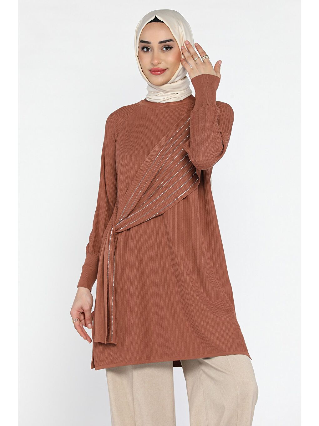 Kahverengi Bisiklet Yaka Taş Detaylı Tesettür Tunik