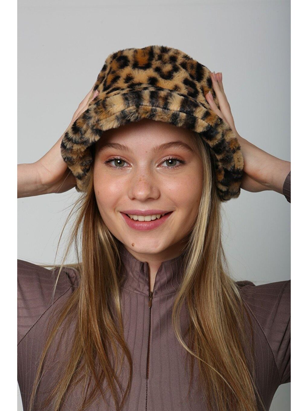 Luminos Butik Kahverengi Kadın Leopar Desenli Pelüş Bucket Şapka Spk1102 - 1