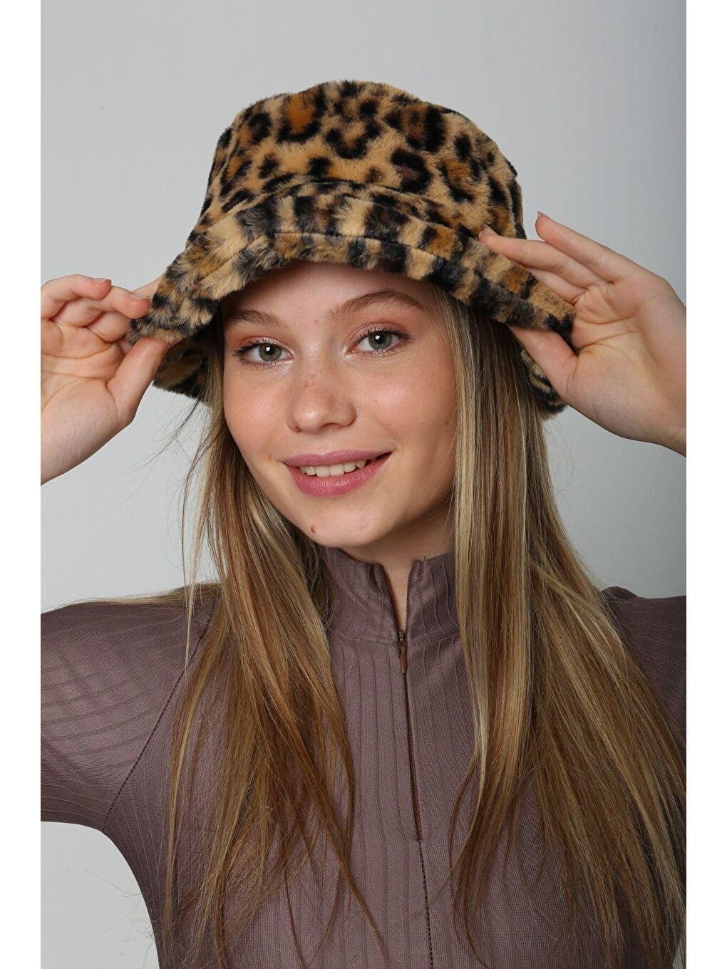Luminos Butik Kahverengi Kadın Leopar Desenli Pelüş Bucket Şapka Spk1102 - 3