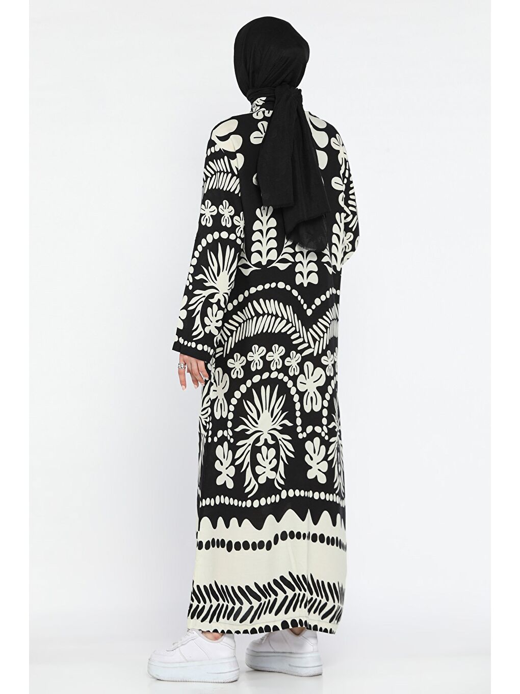 Siyah Boydan Düğmeli Desenli Tesettür Viskon Elbise-5