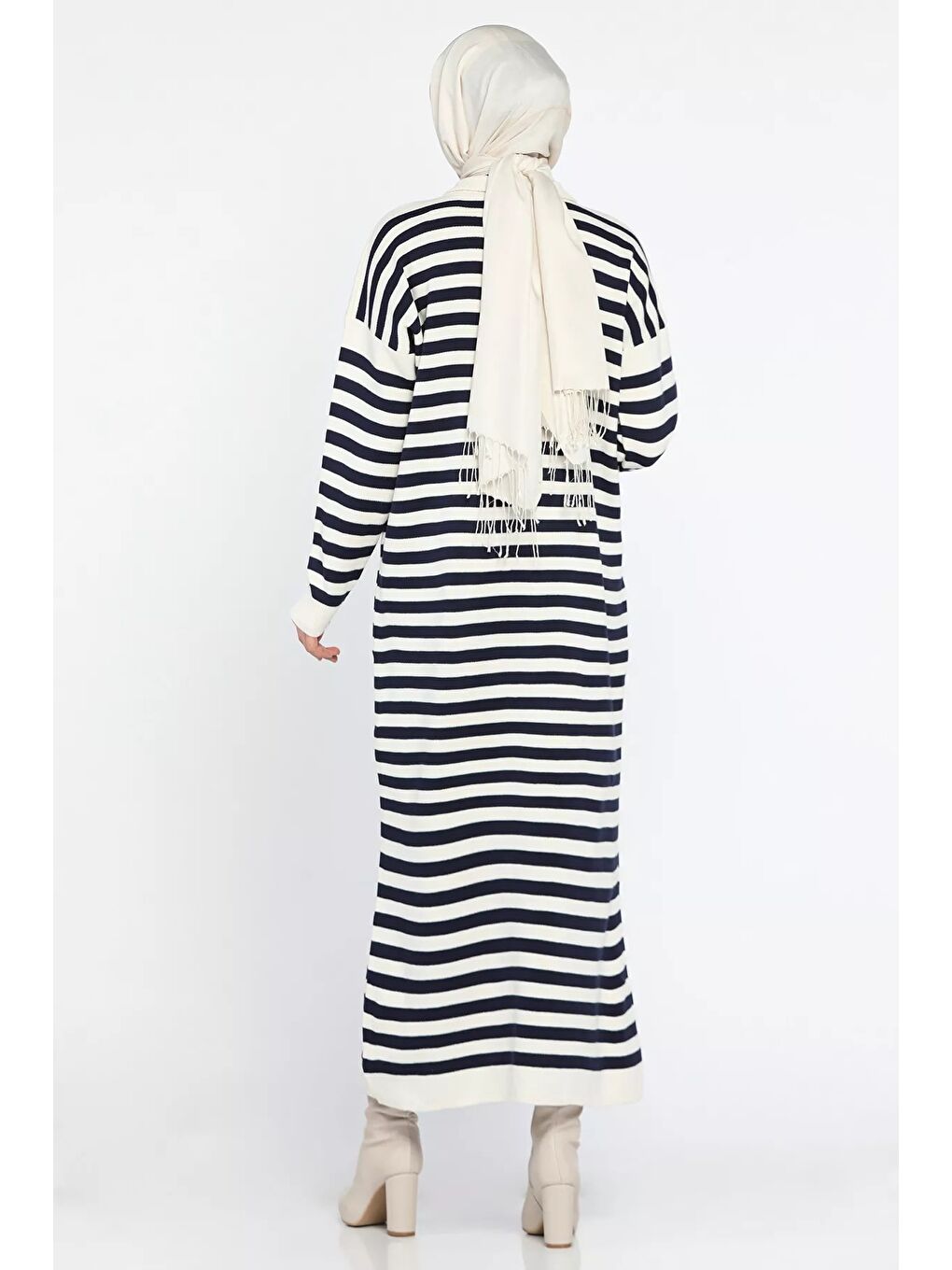 Ekru Kadın Tesettür Çizgili Yarım Fermuarlı Triko Elbise-5