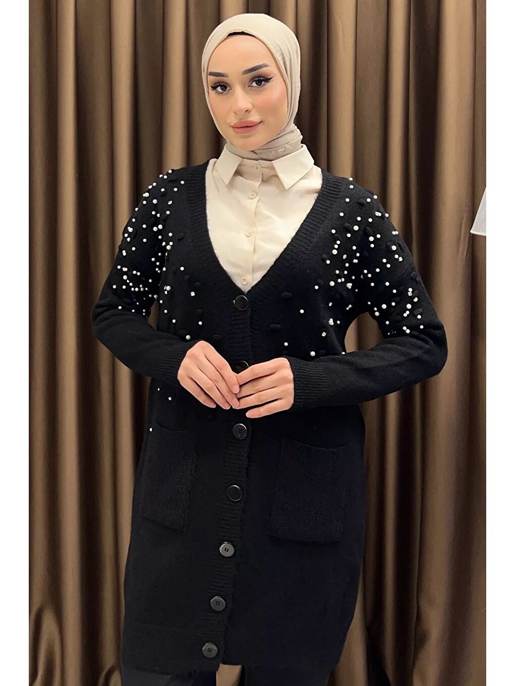 Siyah İnci Detaylı Tesettür Triko Hırka-5