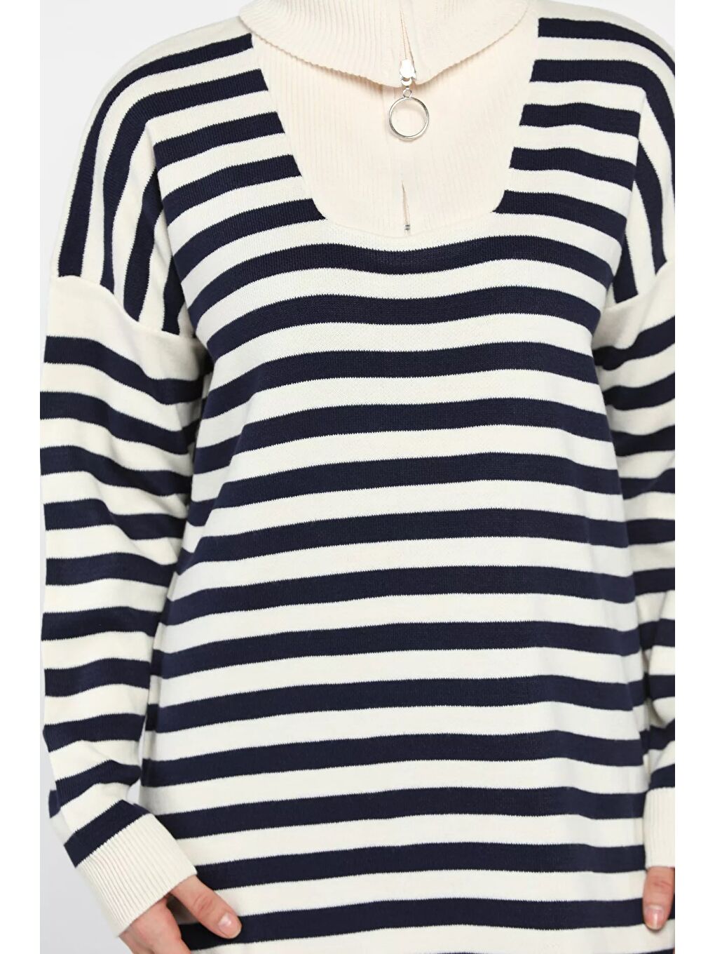 Ekru Kadın Tesettür Çizgili Yarım Fermuarlı Triko Elbise-7