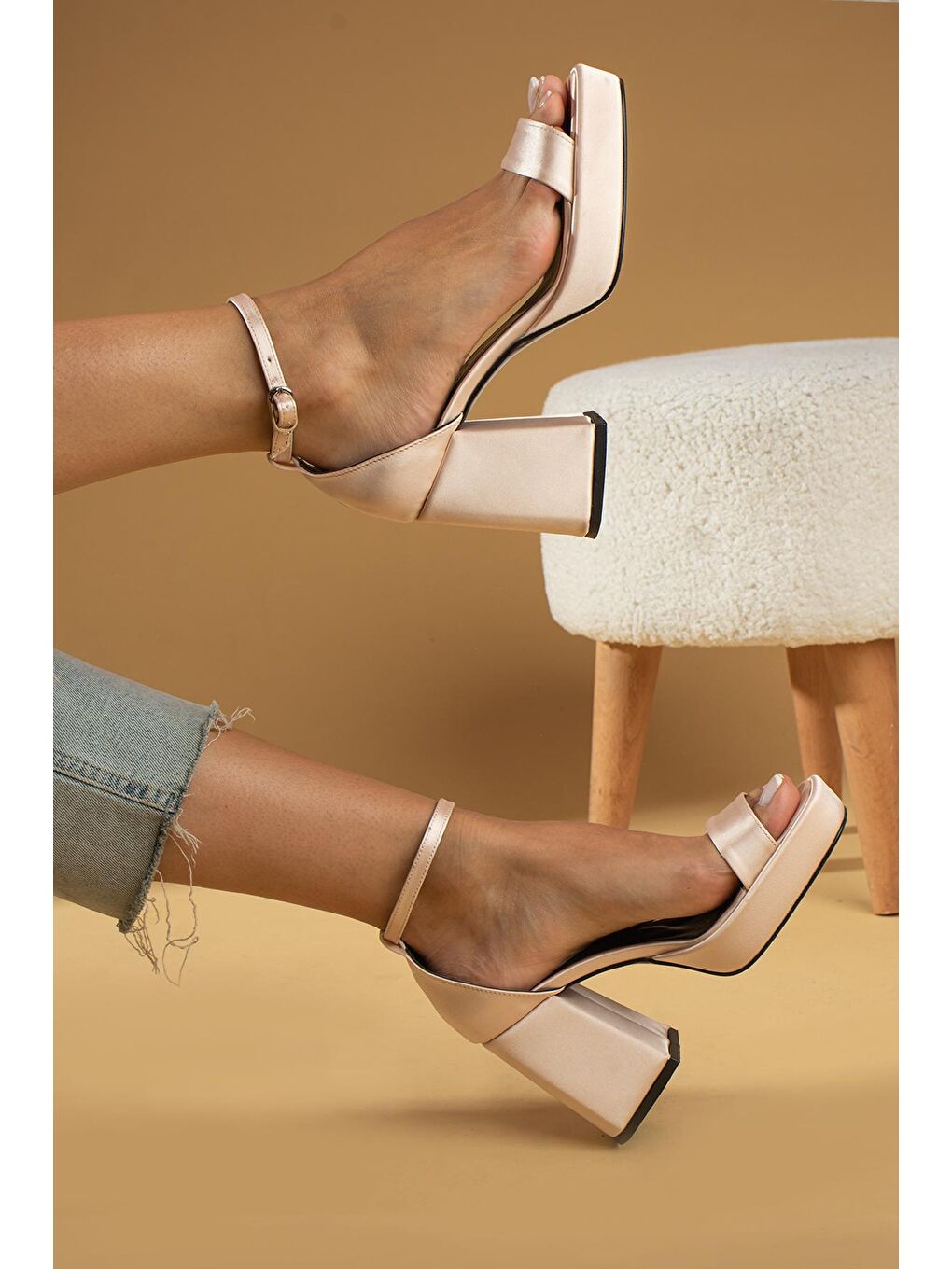 Ekru Kalın Topuklu Platform Taban Kadın Topuklu Ayakkabı 016-1402-23Saten-2