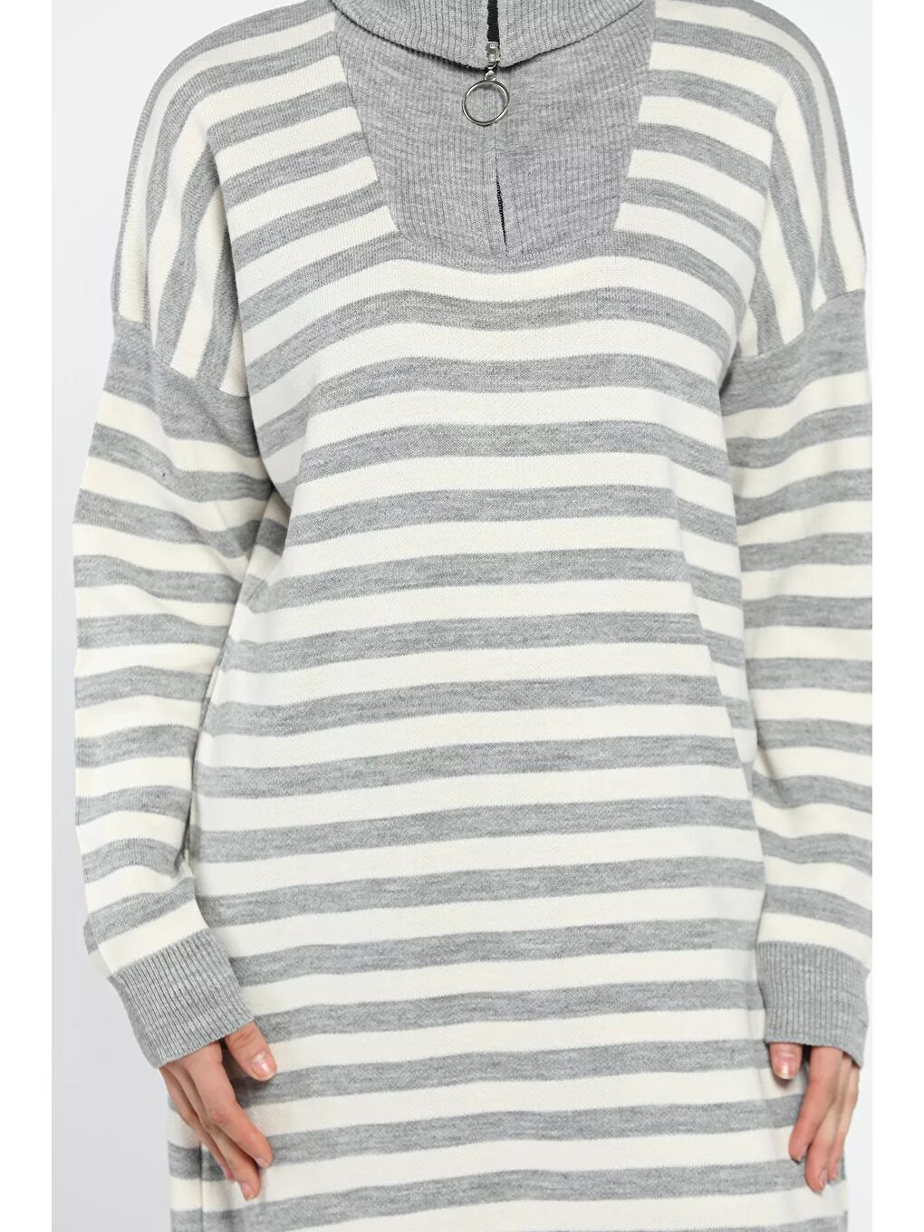 Gri Kadın Tesettür Çizgili Yarım Fermuarlı Triko Elbise-6