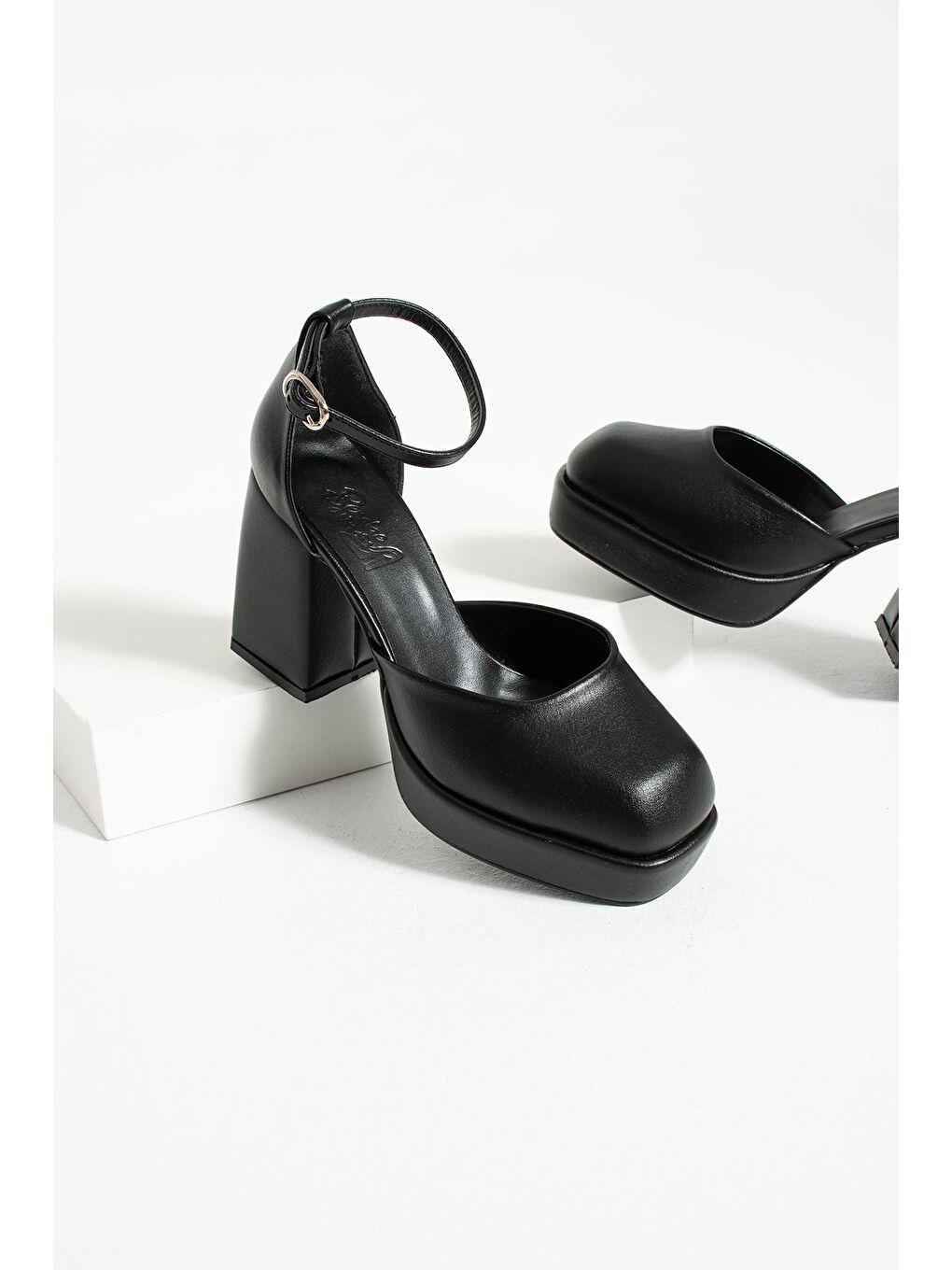 Siyah Önü Kapalı Platform Taban Abiye Kadın Ayakkabı 016-1502-23Cilt-2