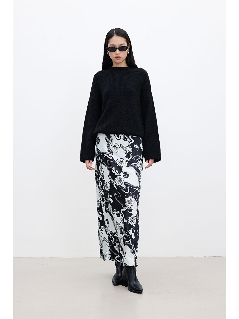 Karışık Desenli Saten Midi Etek Sakura-5