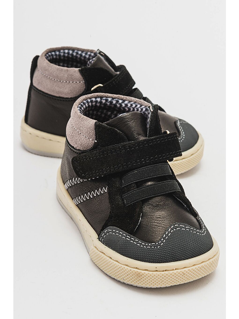 Erkek Çocuk Siyah Hakiki Deri Anatomik Günlük Bot