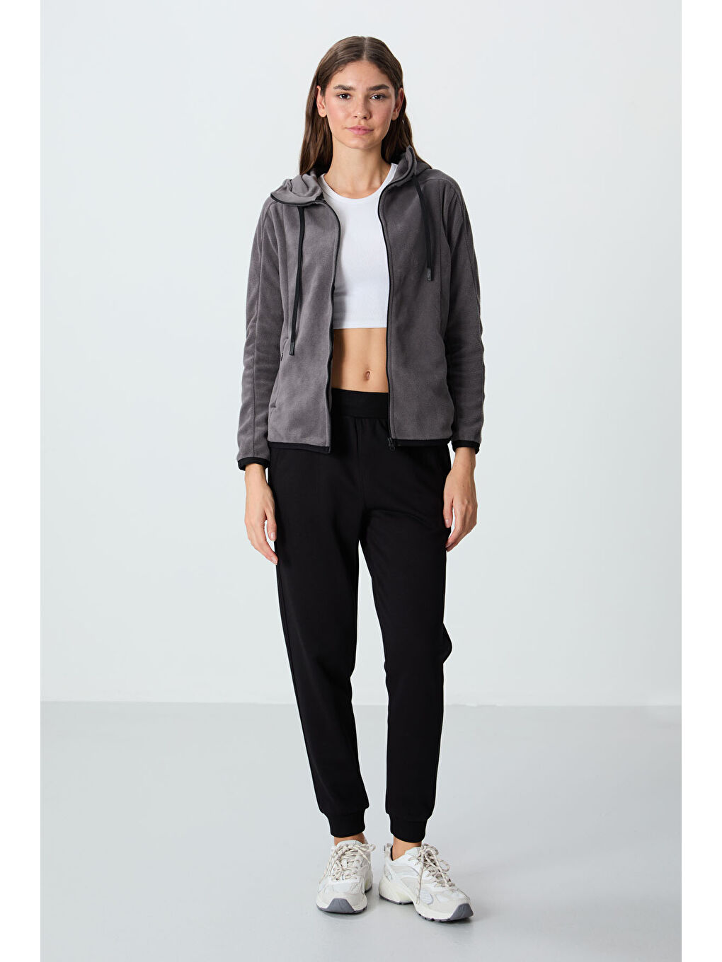 Koyu Gri Kalın Yumuşak Dokulu Kapüşonlu Standart Fit Nakışlı Polar Kadın Sweatshirt  97287-2