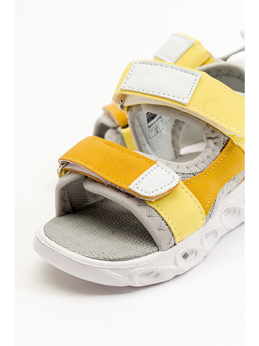Erkek Çocuk Sarı Işıklı Anatomik Hafif Spor Sandalet-1