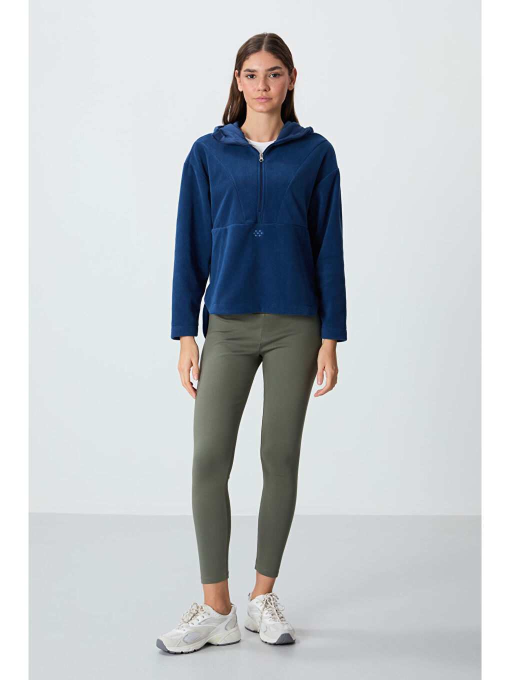 Lacivert Parlament Kalın Yumuşak Dokulu Kapüşonlu Oversize Nakışlı Polar Kadın Sweatshirt  97286-2