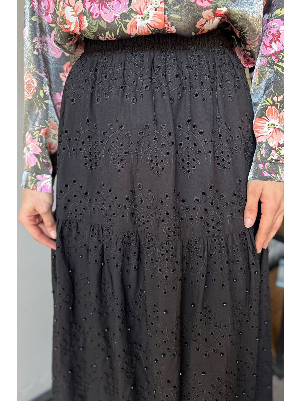 Siyah Kadın Bel Lastikli İnci Detaylı Fistolu Tesettür Etek-2