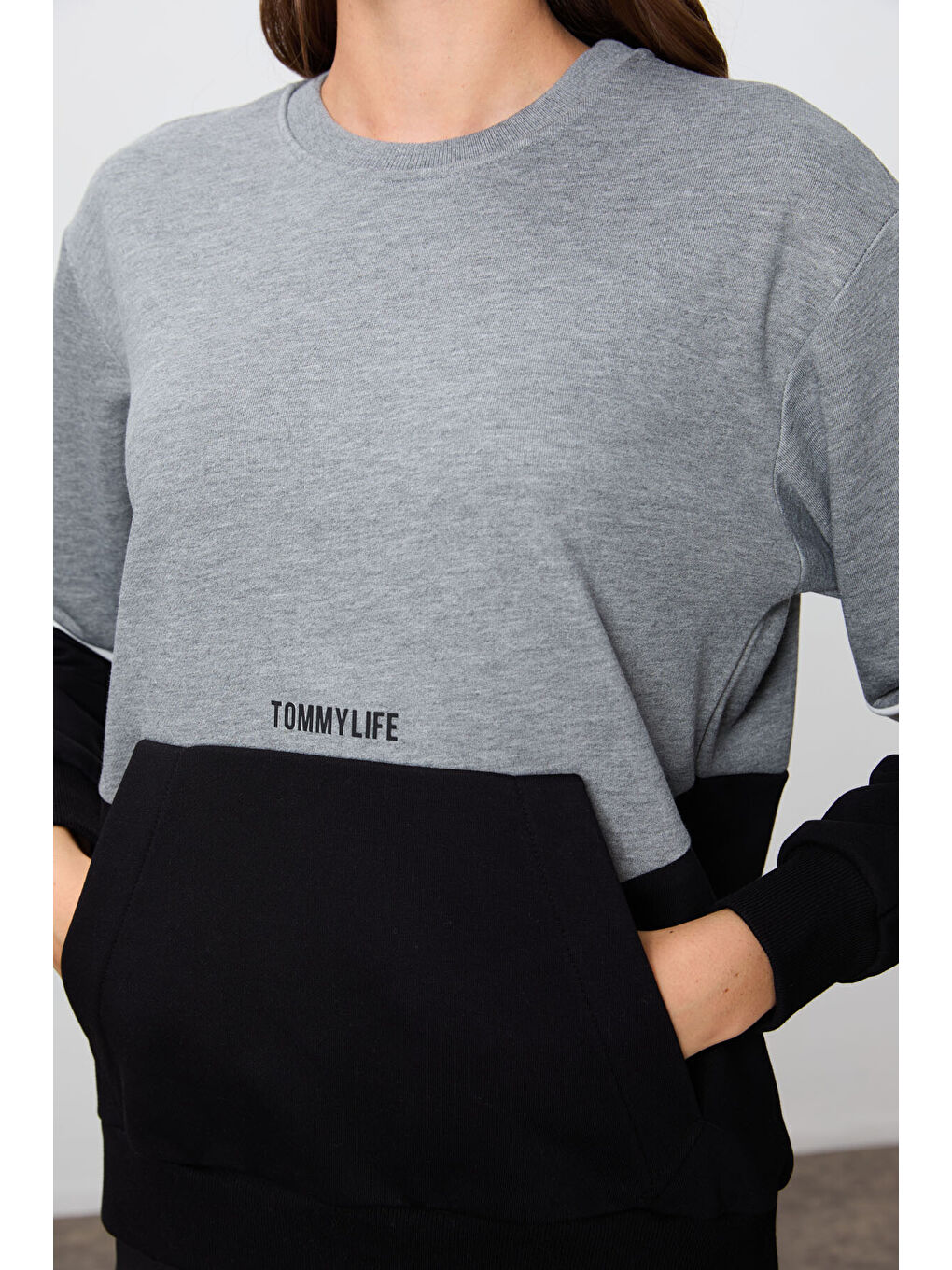 Gri Melanj Kompakt Pamuklu Kalın Pürüzsüz Dokulu O Yaka Oversize Fit Kadın Sweatshirt - 97289-4