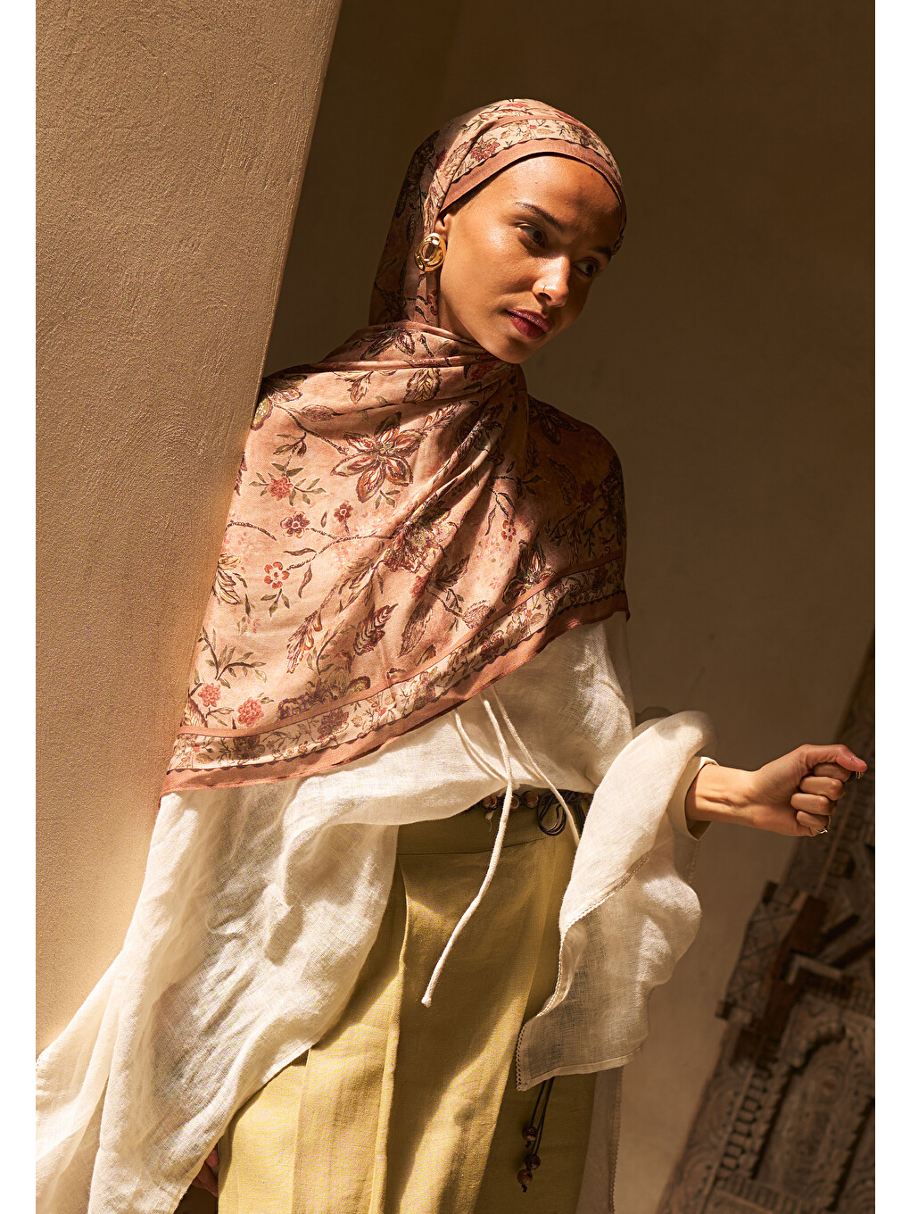 Pembe Ethnic Blossom Desen Soft Viskon Şal Somon