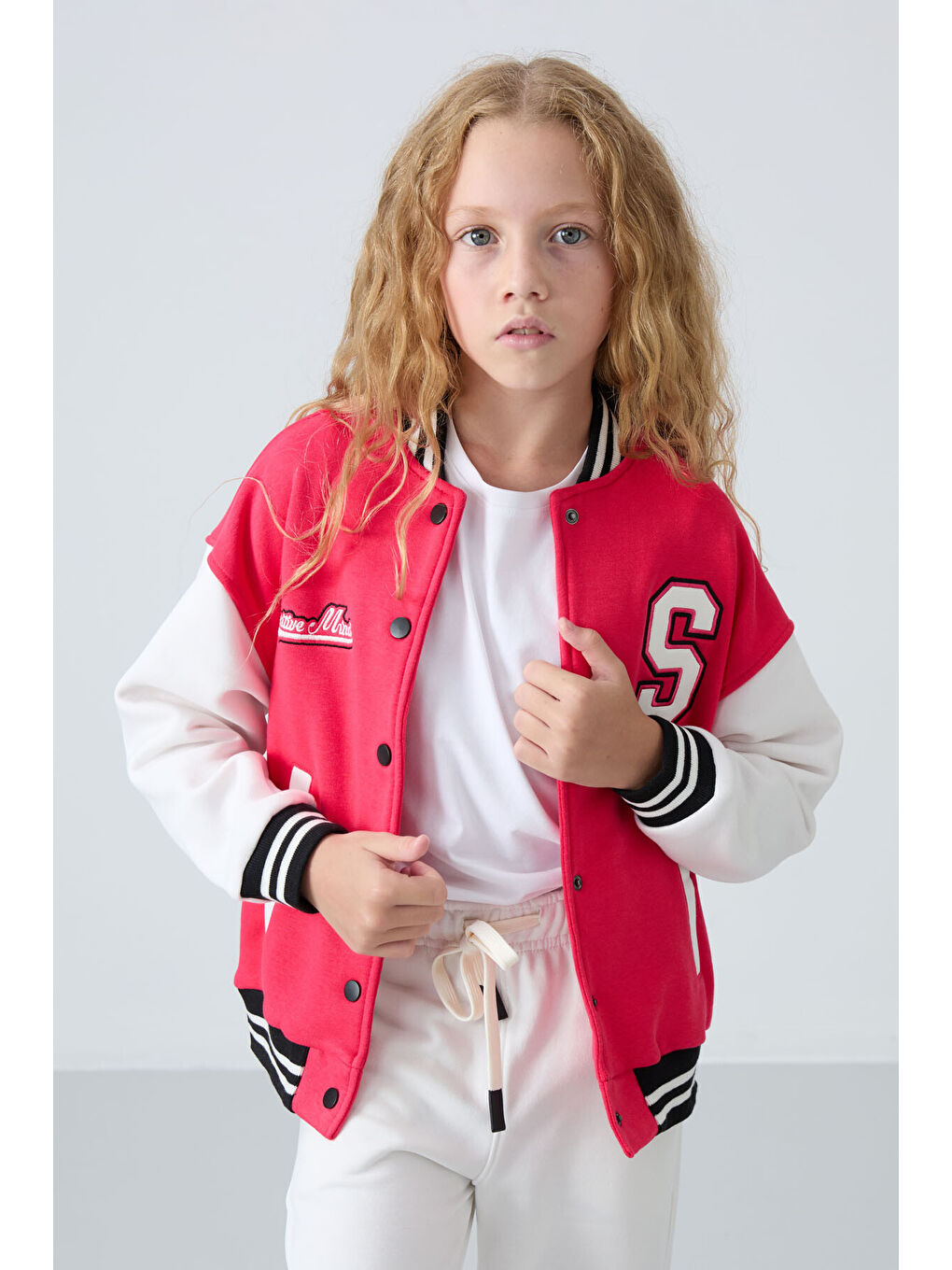 Viva Kırmızı Pamuklu İçi Tüylü Yumuşak Dokulu Standart Fit Nakışlı Kız Çocuk Kolej Ceket - 75163-4
